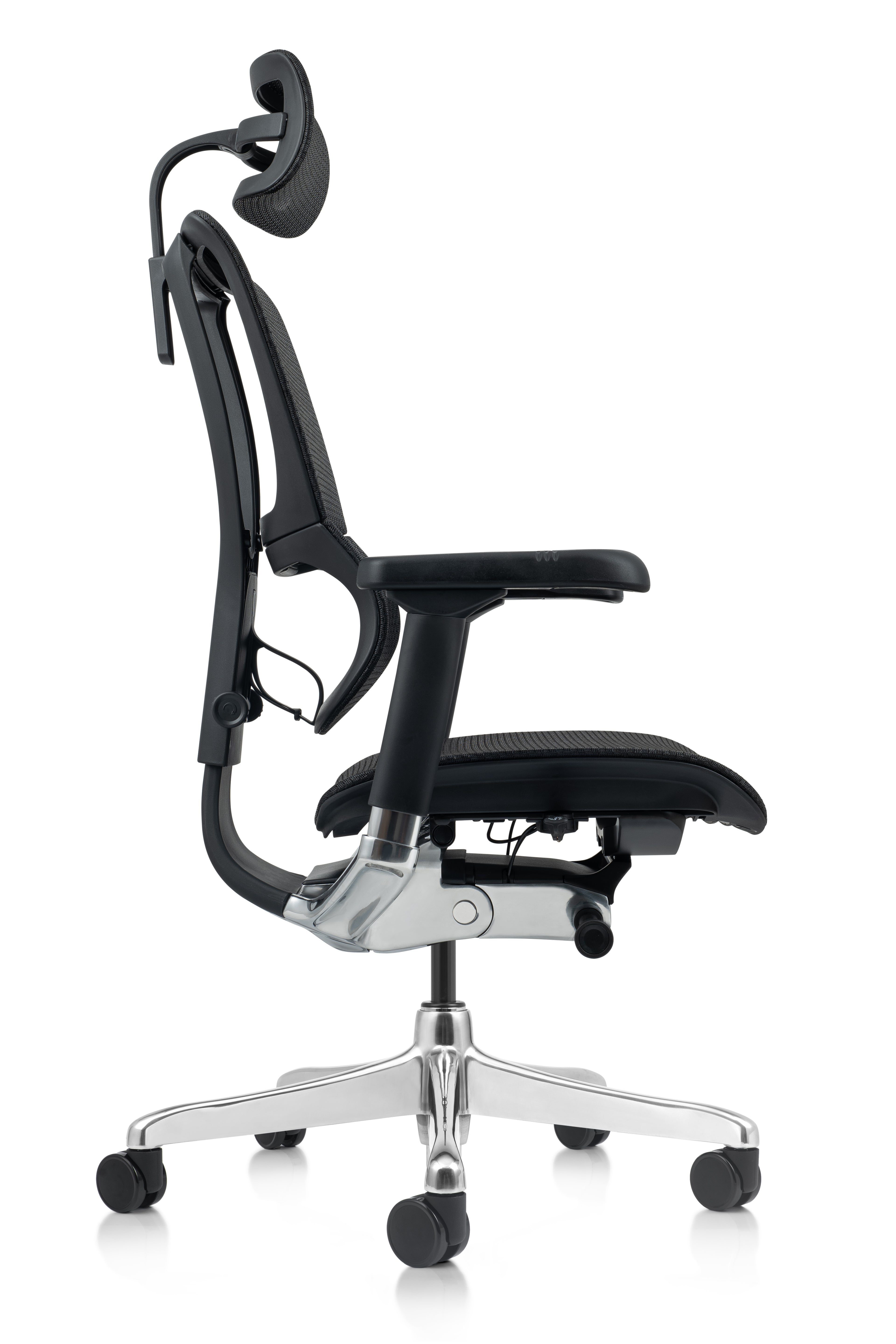 Achieve perfect spinal alignment with the Mirus Elite G2’s dynamic profile, showcasing a forward seat tilt capability designed to improve focus and reduce lower back strain